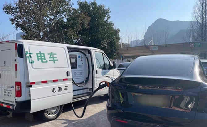 精河汽车搭电